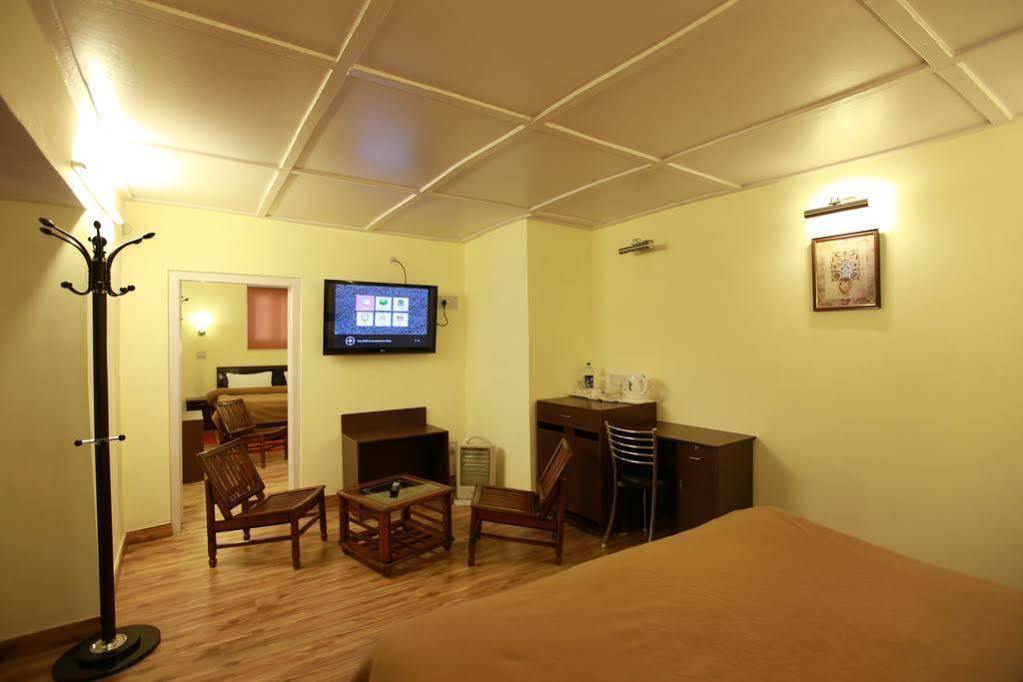 Torrentium Lodge Шимла Экстерьер фото