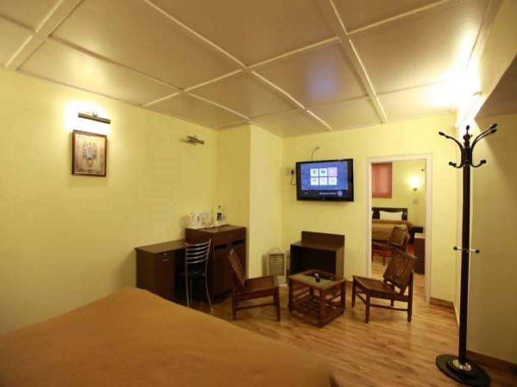 Torrentium Lodge Шимла Экстерьер фото